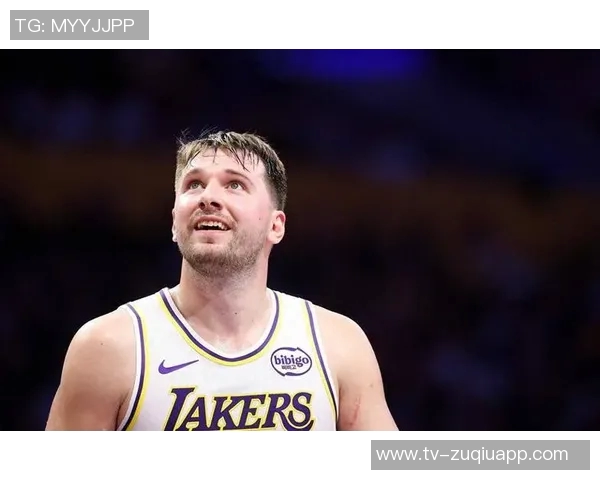 东契奇与格莱姆斯赛后互动频繁哈里森交易引发关注