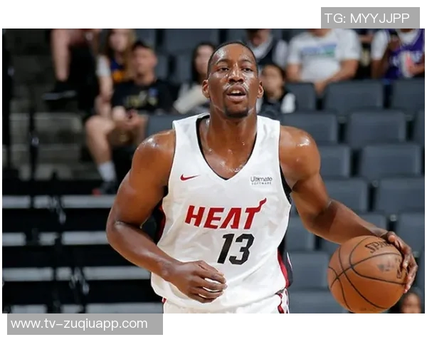 阿贾威尔逊荣登南卡名人堂阿德巴约亲临助阵庆祝盛典 阿贾威尔逊荣登南卡名人堂阿德巴约亲临助阵庆祝盛典